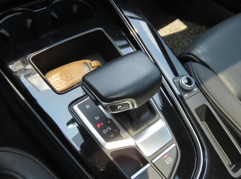 아우디 A4 40 TFSI 프리미엄 사진 6