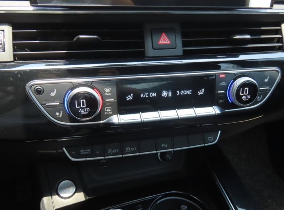 아우디 A4 40 TFSI 프리미엄 사진 7