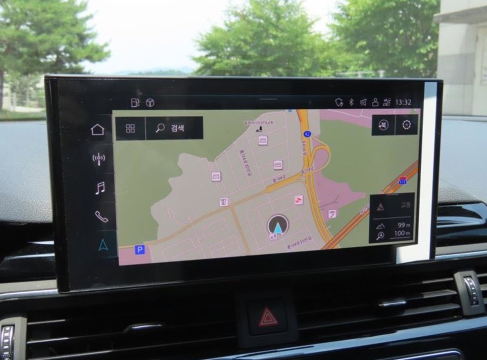 아우디 A4 40 TFSI 프리미엄 사진 8