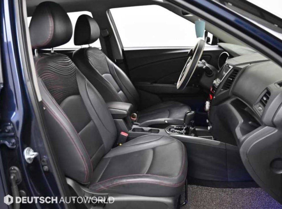KG모빌리티(쌍용)  티볼리 4WD 디젤 1.6 RX 사진 10