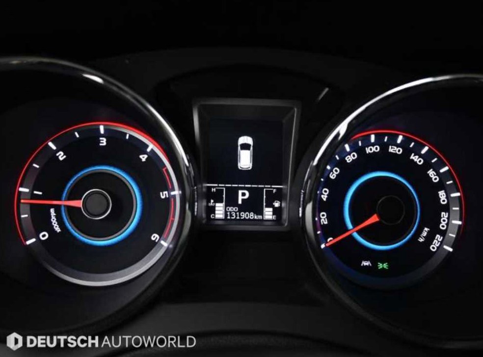 KG모빌리티(쌍용)  티볼리 4WD 디젤 1.6 RX 사진 8
