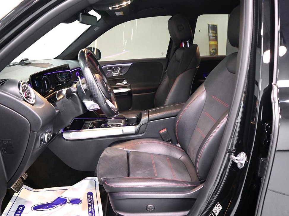 벤츠 GLB 클래스 AMG GLB 35 4MATIC 사진 8