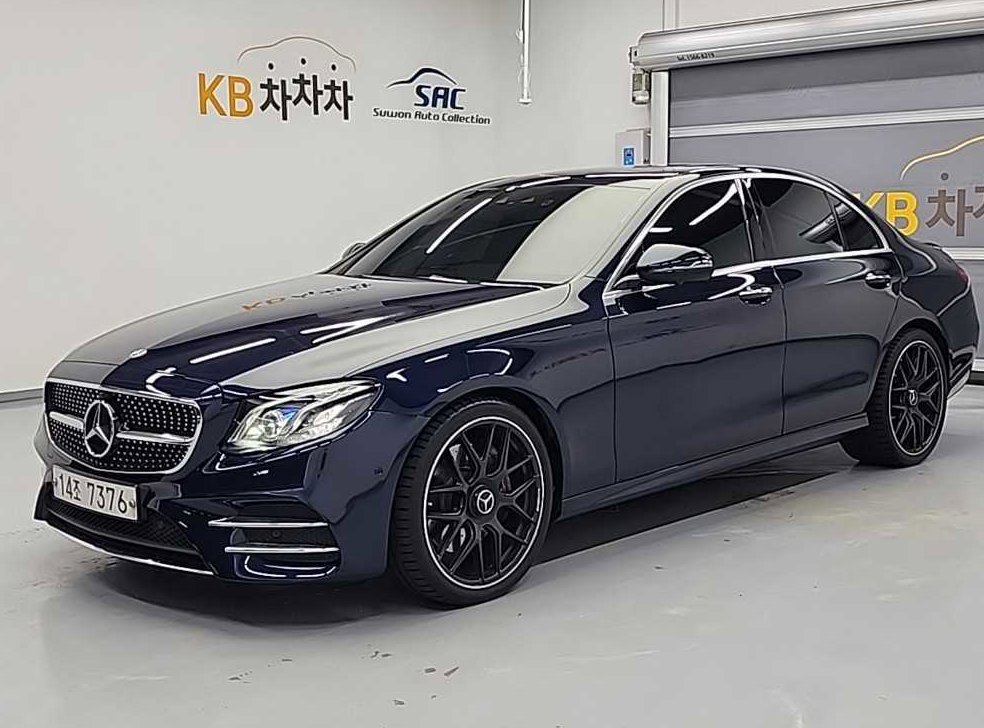 벤츠 E 클래스 E300 AMG LINE