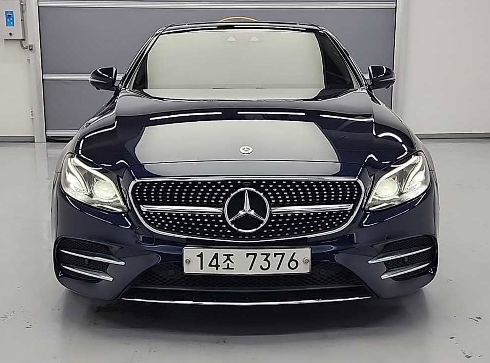 벤츠 E 클래스 E300 AMG LINE 사진 2
