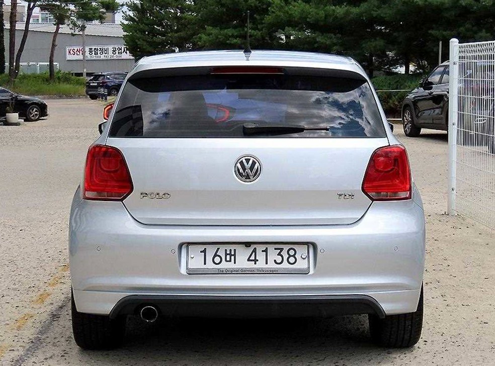 폭스바겐 폴로 1.6 TDI R-LINE 사진 4