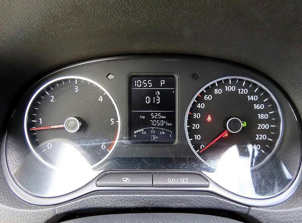 폭스바겐 폴로 1.6 TDI R-LINE 사진 9