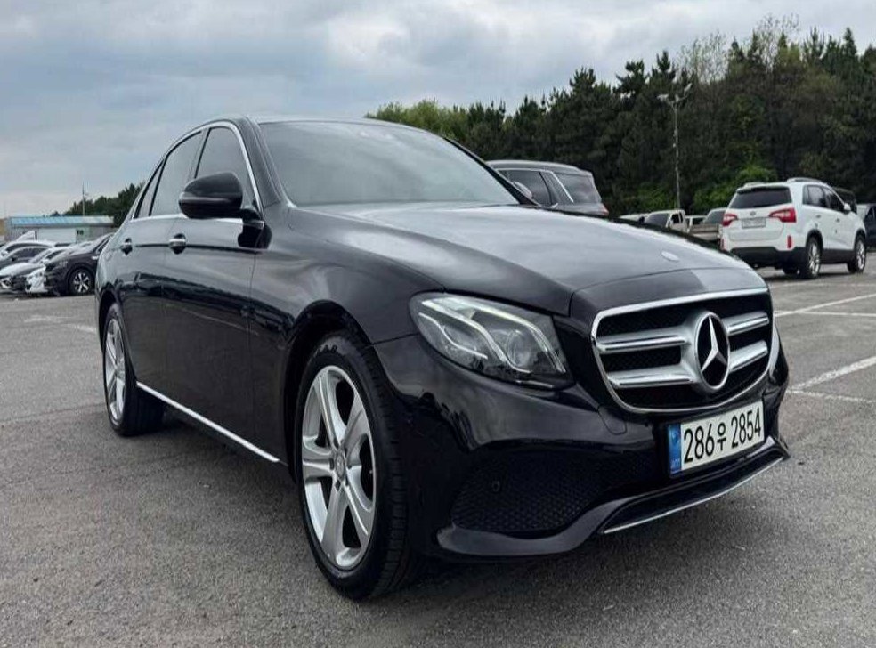 벤츠 E 클래스 E220d 익스클루시브 사진 11
