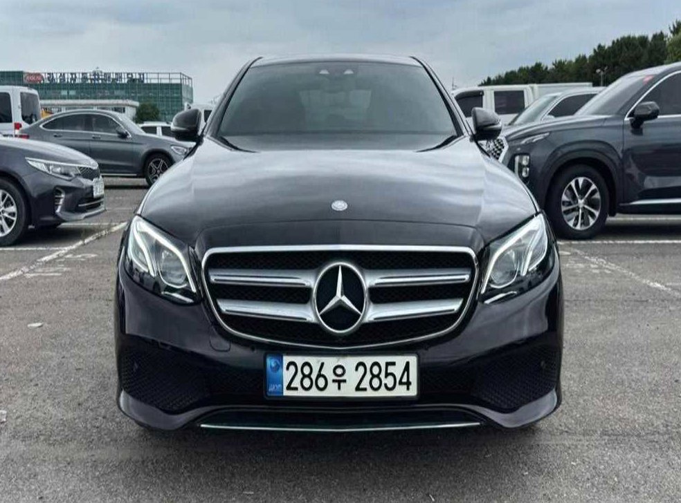 벤츠 E 클래스 E220d 익스클루시브 사진 3