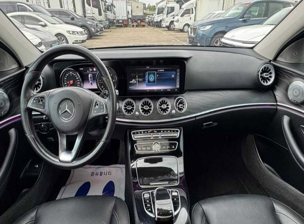 벤츠 E 클래스 E220d 익스클루시브 사진 7