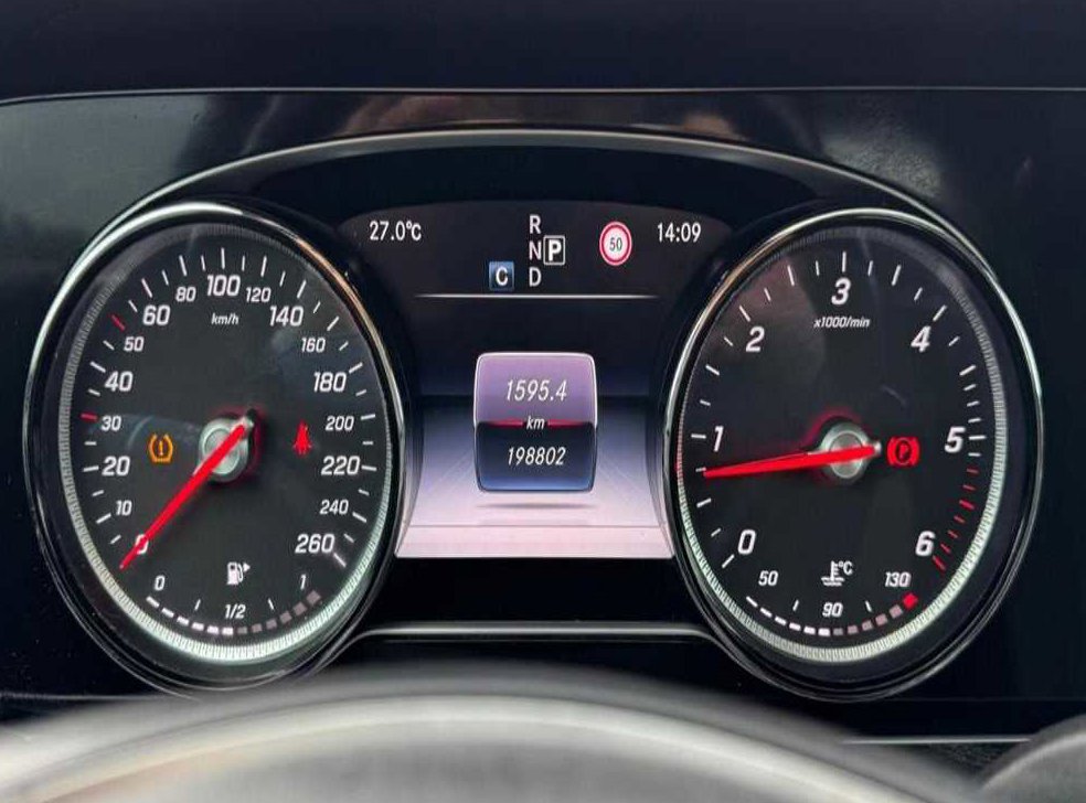 벤츠 E 클래스 E220d 익스클루시브 사진 8