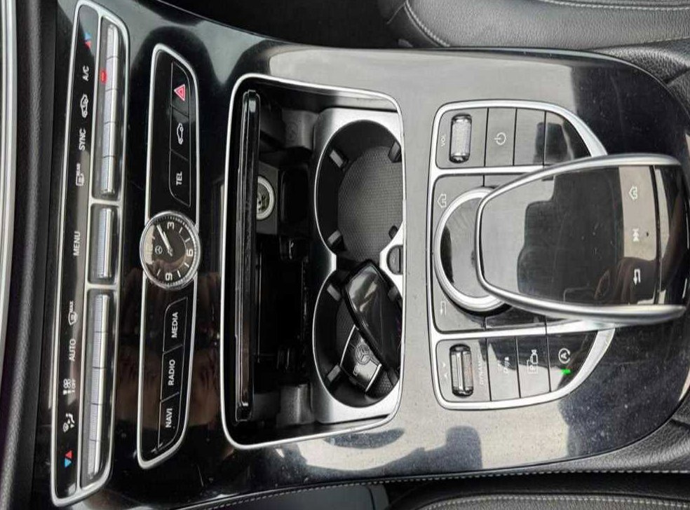 벤츠 E 클래스 E220d 익스클루시브 사진 9