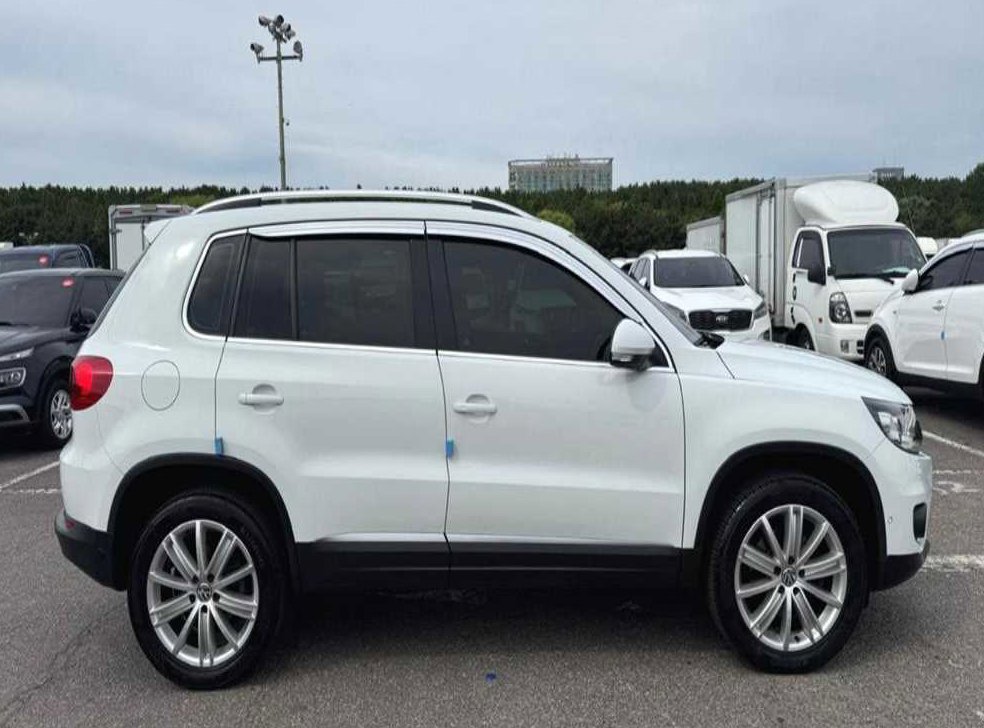 폭스바겐 티구안 2.0 TDI 프리미엄 사진 11