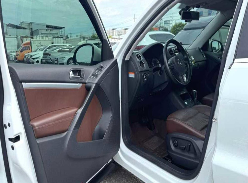 폭스바겐 티구안 2.0 TDI 프리미엄 사진 12