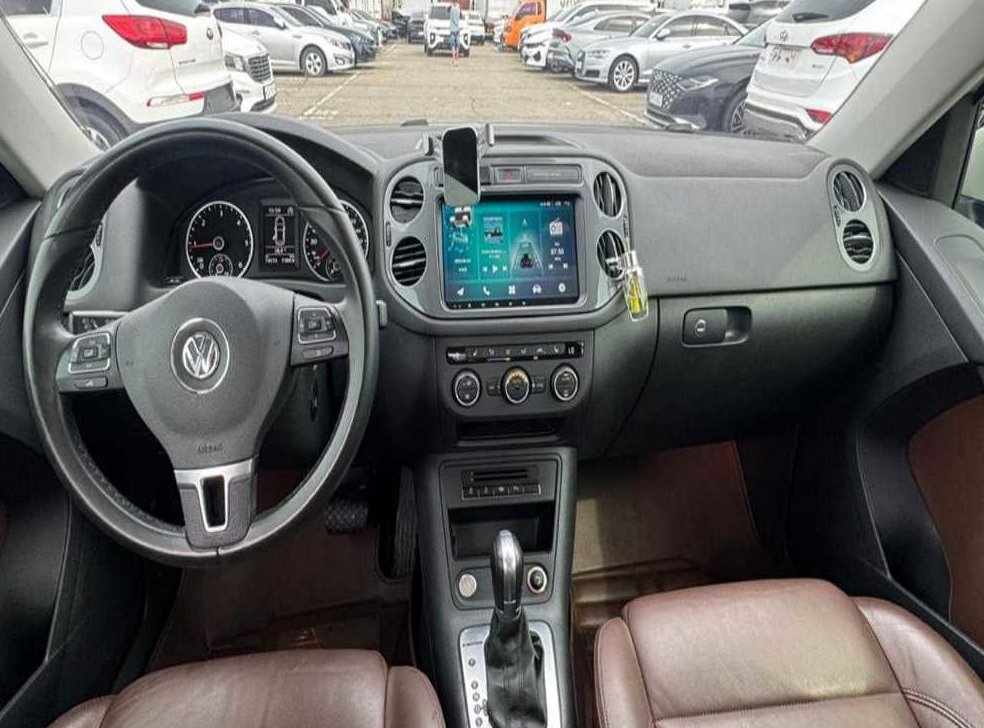 폭스바겐 티구안 2.0 TDI 프리미엄 사진 6