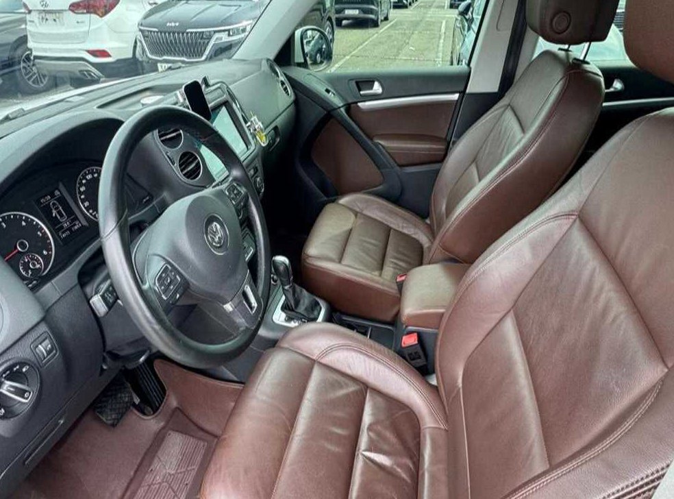 폭스바겐 티구안 2.0 TDI 프리미엄 사진 9