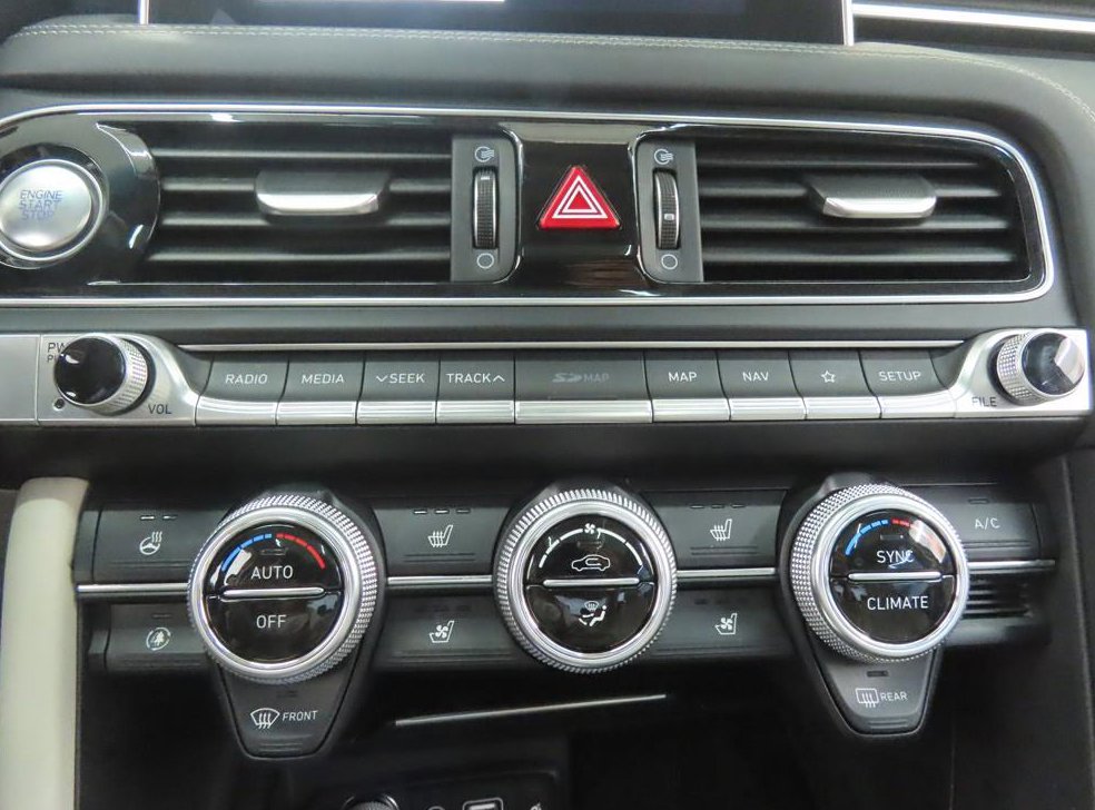 제네시스 G70 2.0T AWD 사진 12