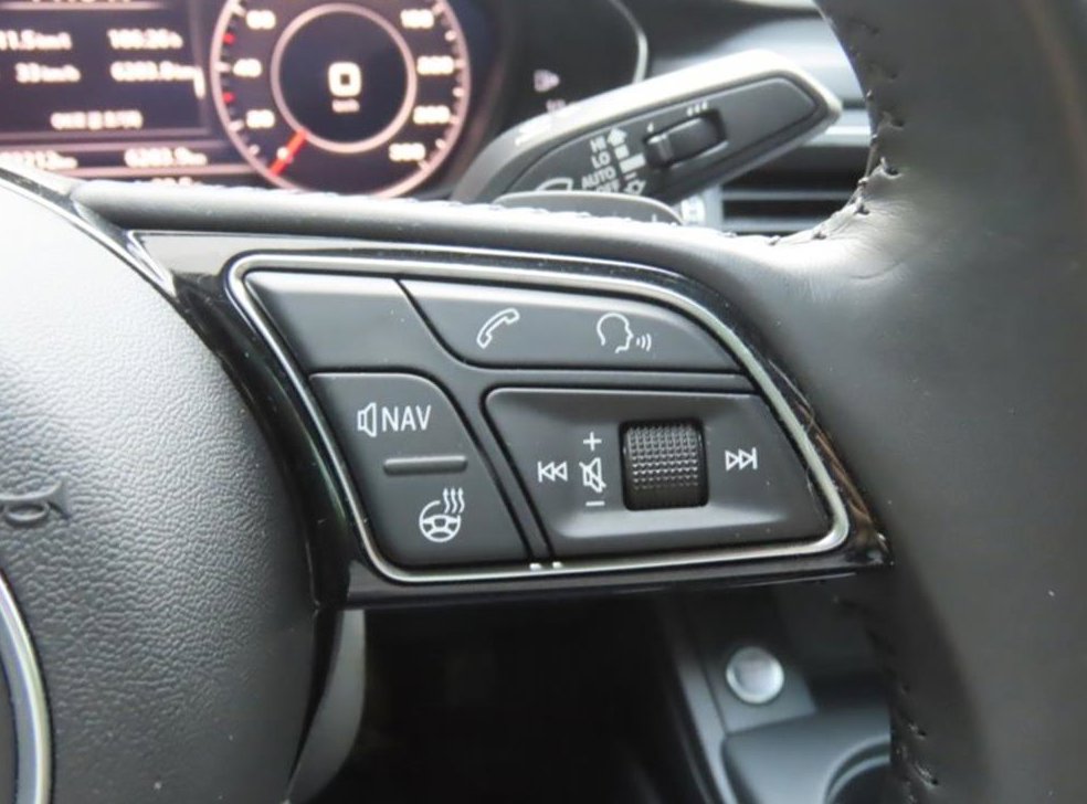 아우디 A4 40 TFSI 사진 11