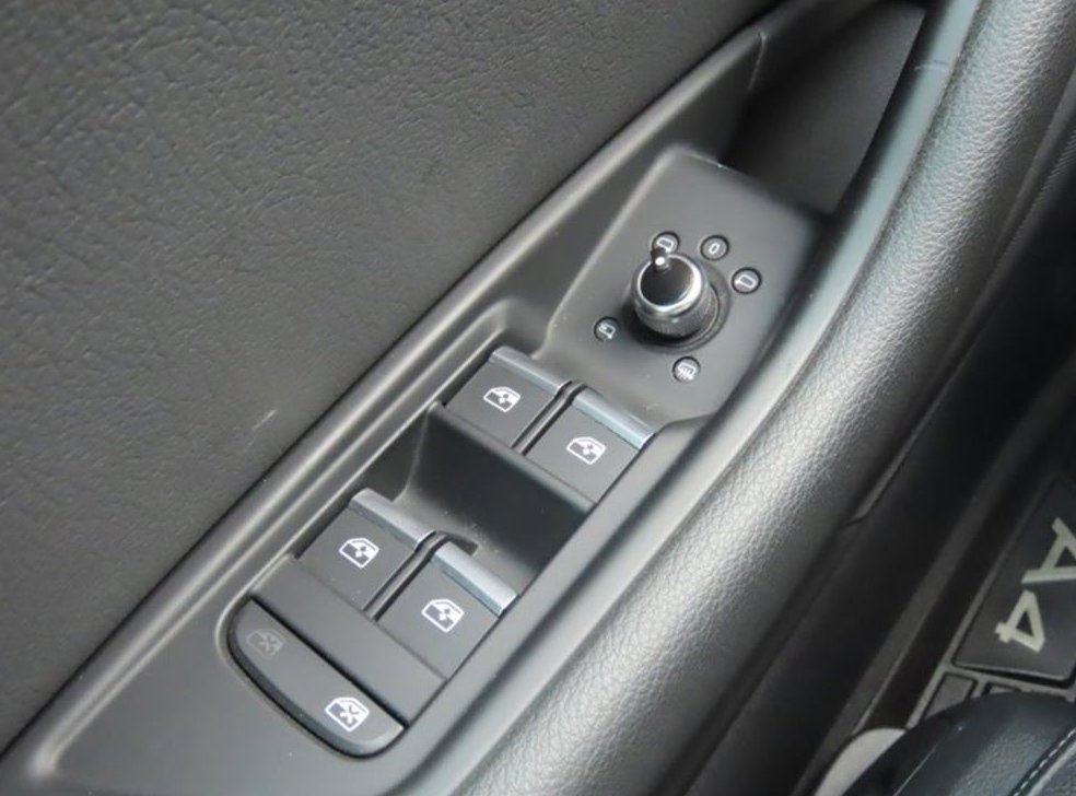 아우디 A4 40 TFSI 사진 12
