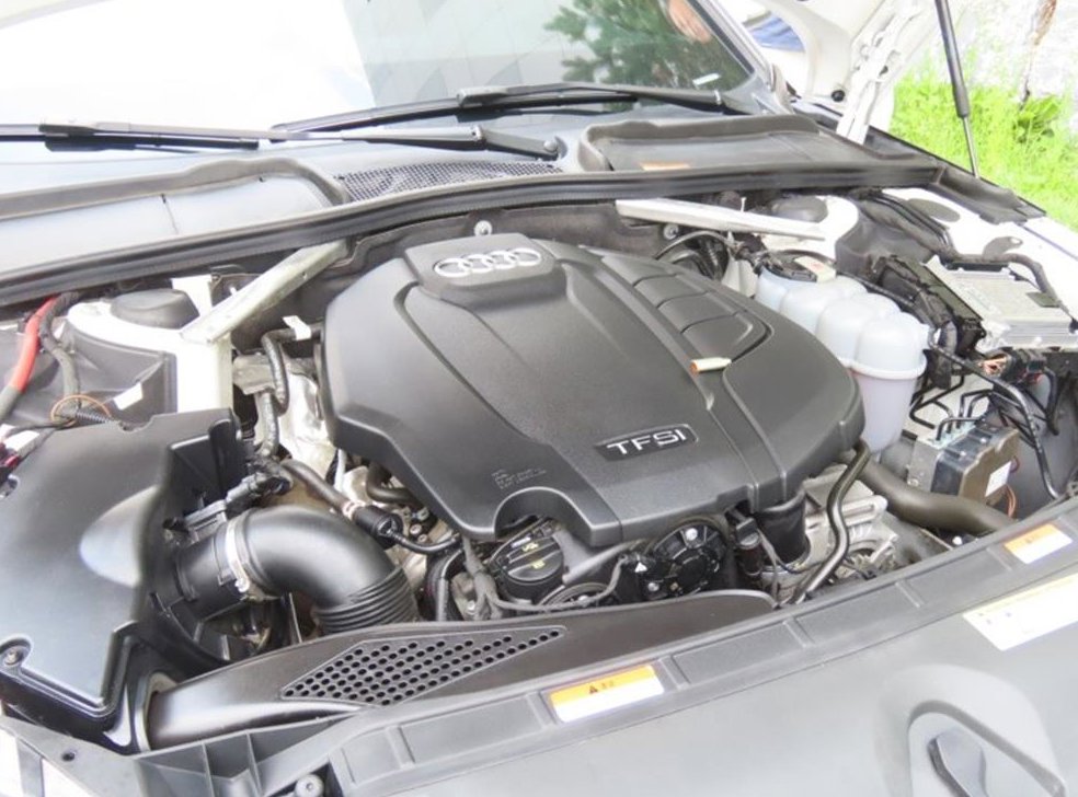 아우디 A4 40 TFSI 사진 20