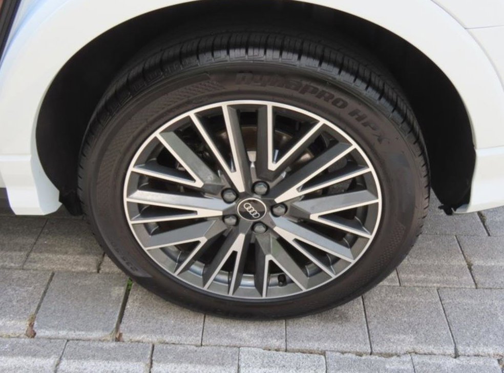 아우디 Q3 40 TFSI 콰트로 사진 17