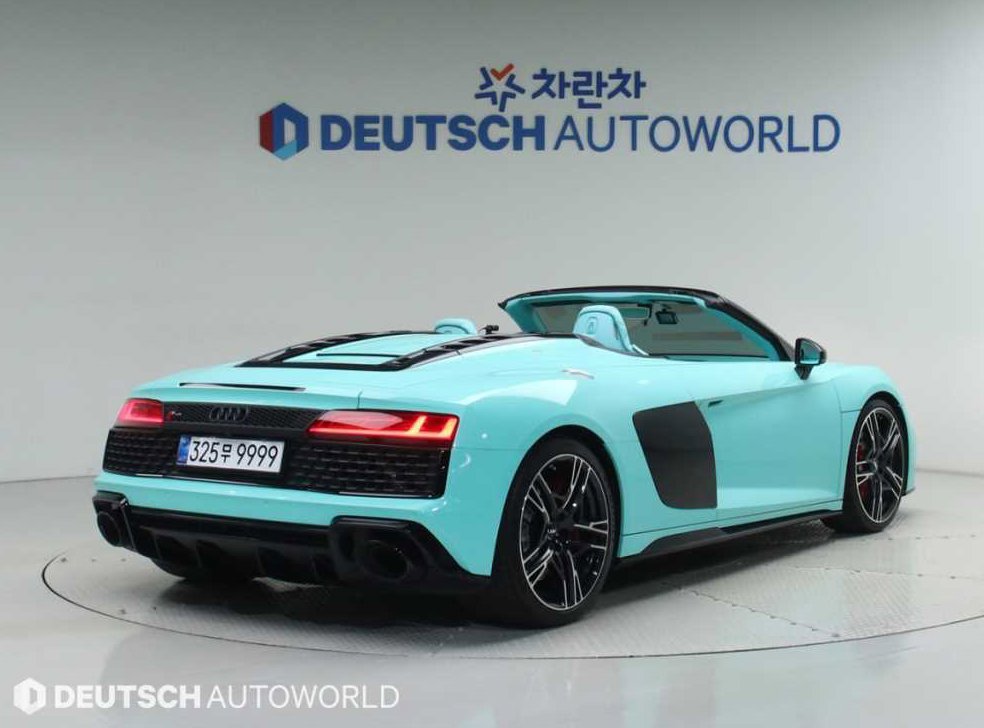 아우디 R8 5.2 V10 퍼포먼스 스파이더 사진 2