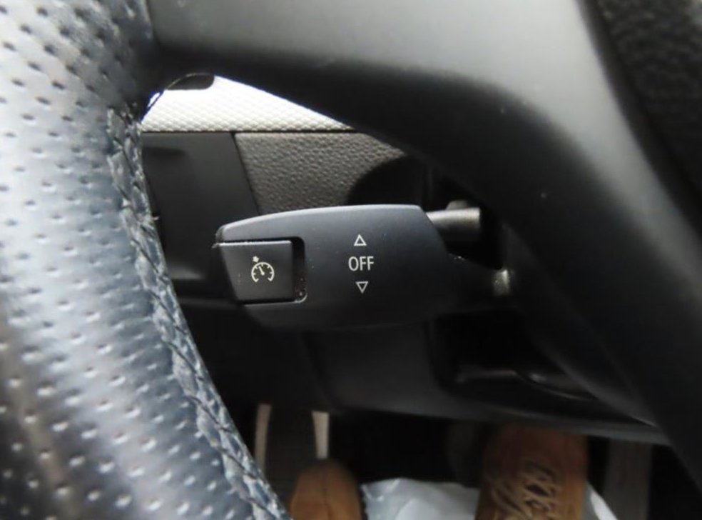 BMW 3시리즈 320i 세단 사진 11