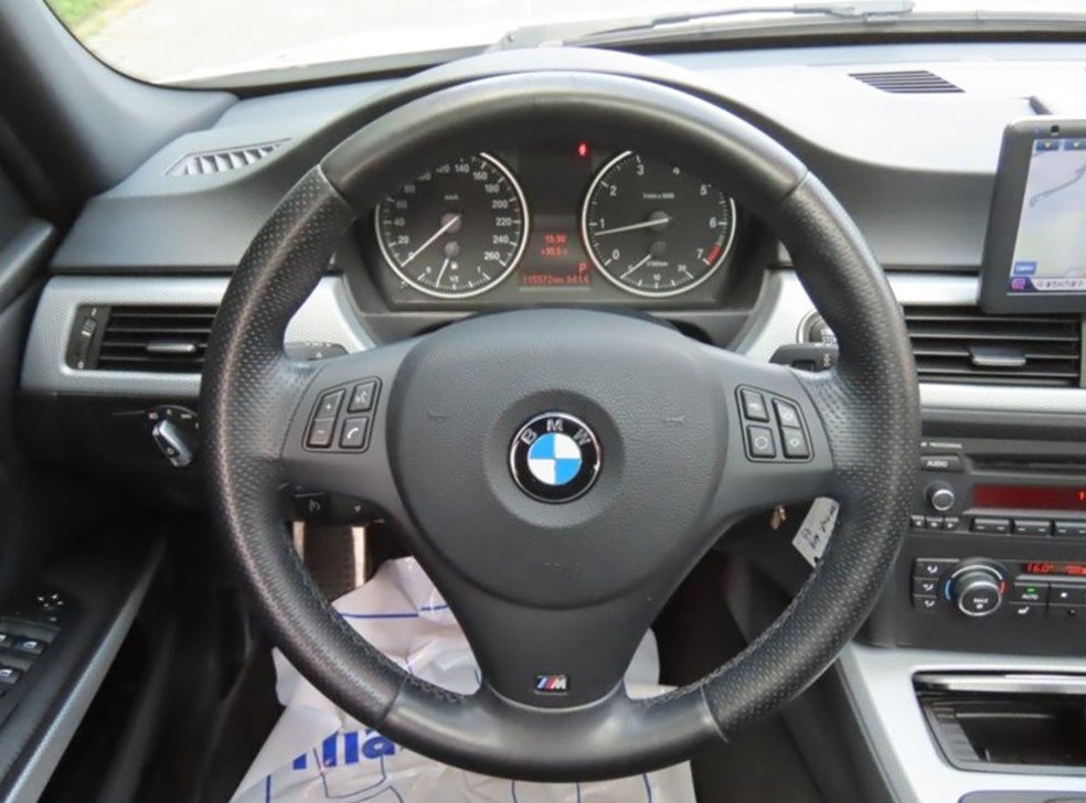 BMW 3시리즈 320i 세단 사진 15