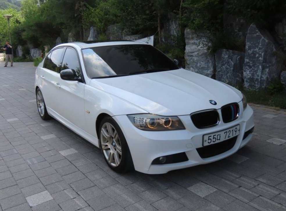 BMW 3시리즈 320i 세단 사진 2
