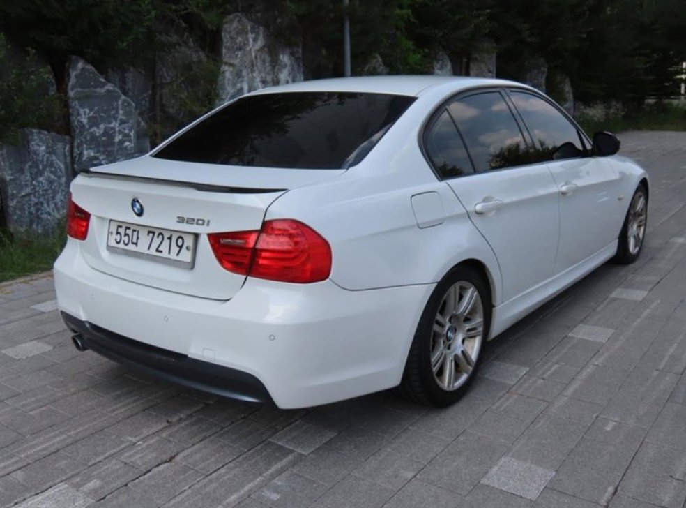 BMW 3시리즈 320i 세단 사진 3