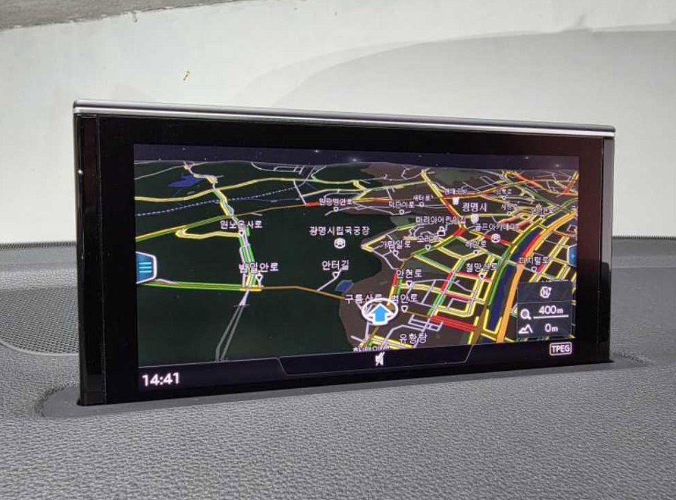 아우디 Q7 45 TFSI 콰트로 사진 12