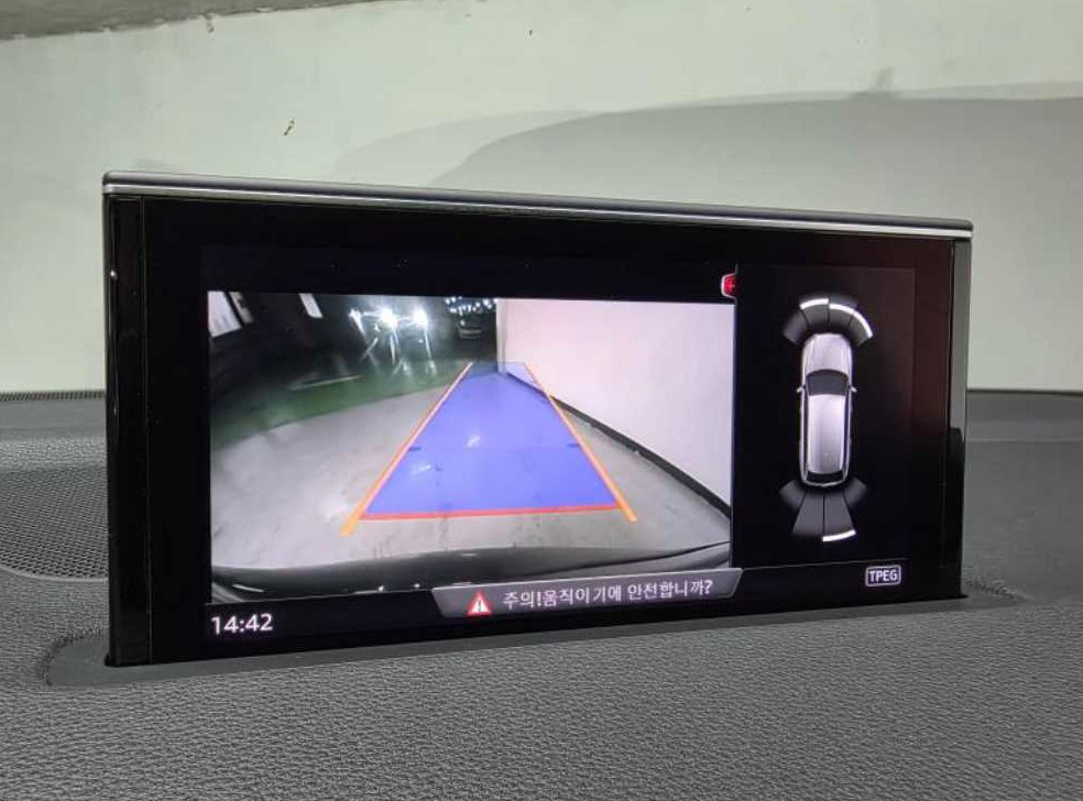 아우디 Q7 45 TFSI 콰트로 사진 13