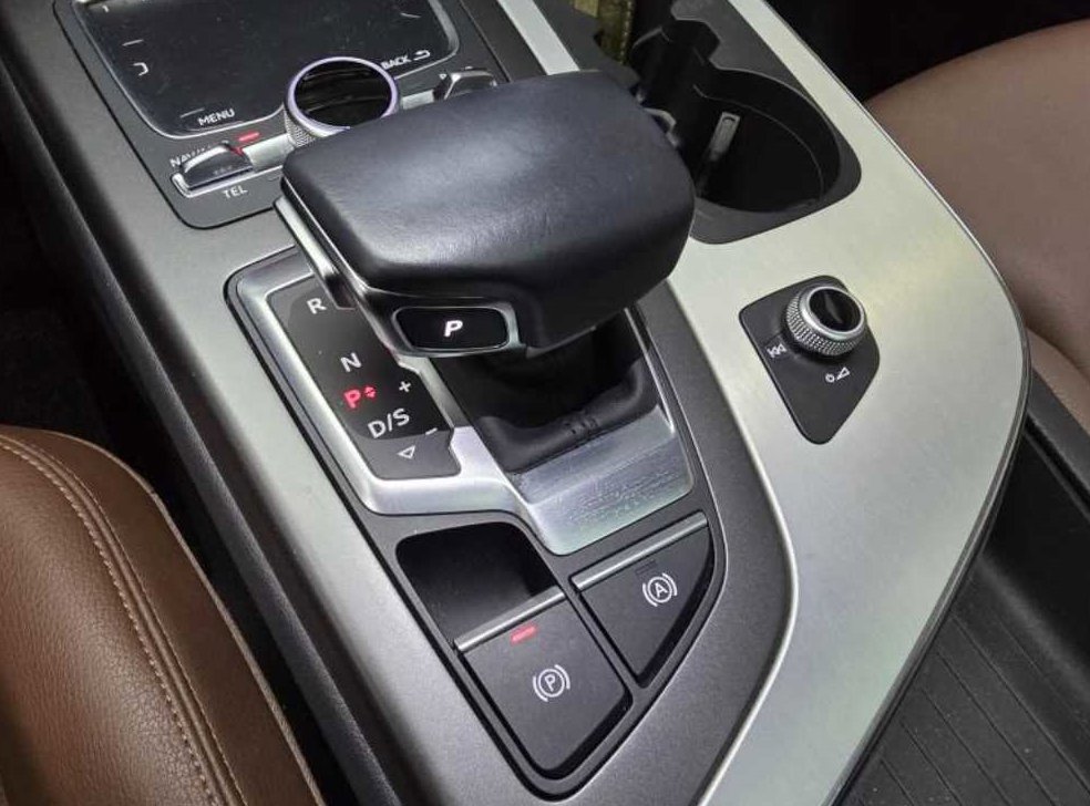 아우디 Q7 45 TFSI 콰트로 사진 15