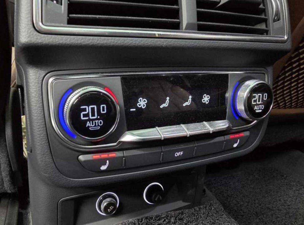 아우디 Q7 45 TFSI 콰트로 사진 16