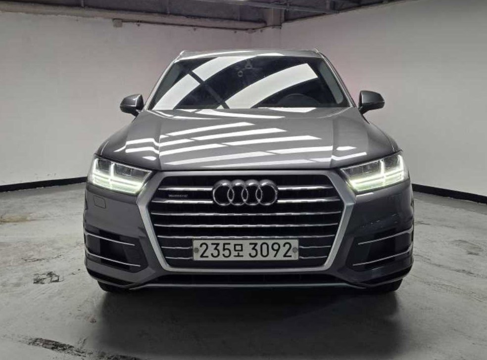 아우디 Q7 45 TFSI 콰트로 사진 3