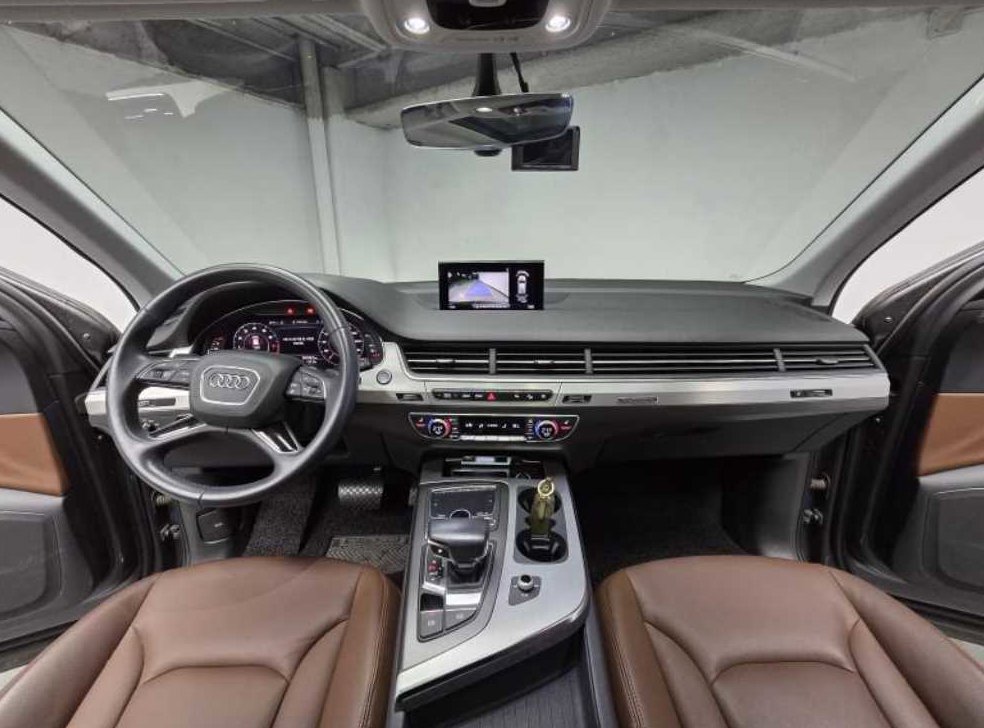아우디 Q7 45 TFSI 콰트로 사진 6