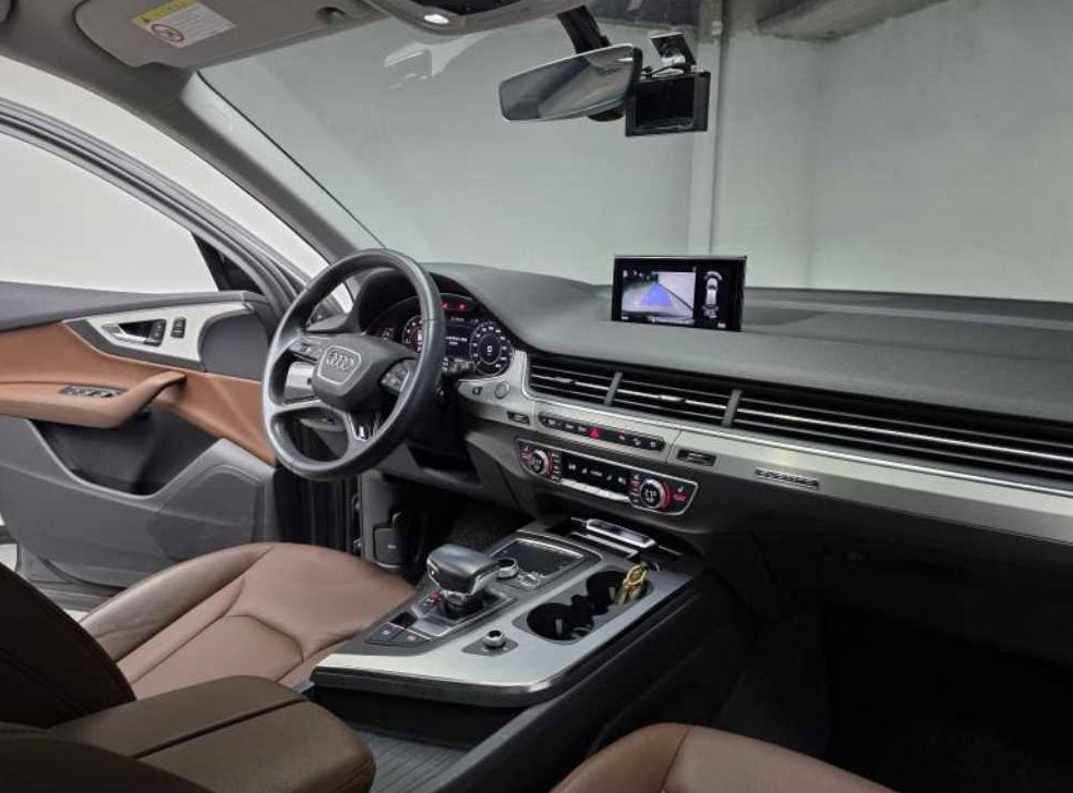 아우디 Q7 45 TFSI 콰트로 사진 7