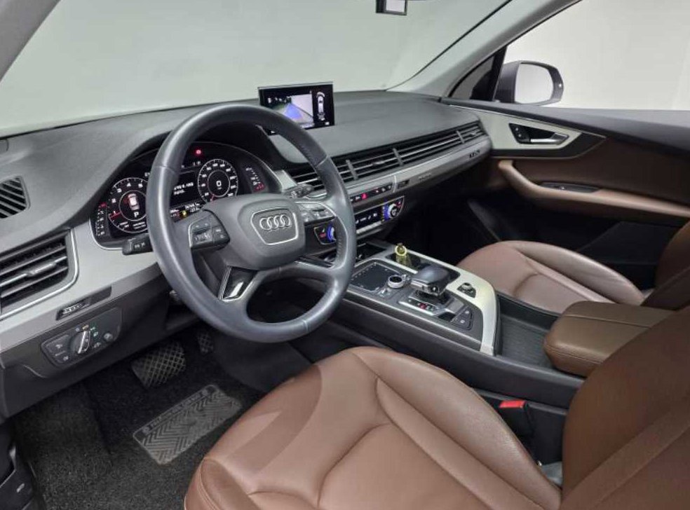 아우디 Q7 45 TFSI 콰트로 사진 9