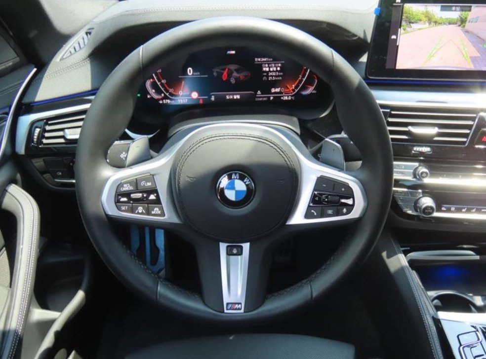 BMW 5시리즈 530i xDrive M 스포츠 사진 15