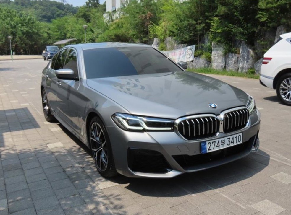 BMW 5시리즈 530i xDrive M 스포츠 사진 2