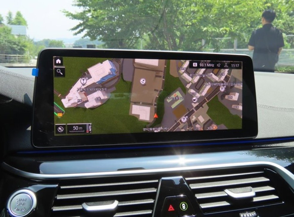 BMW 5시리즈 530i xDrive M 스포츠 사진 8