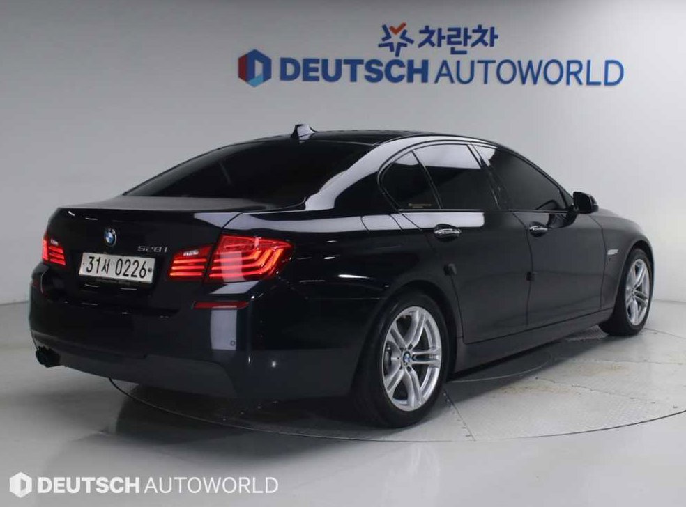BMW 5시리즈 528i M 에어로다이나믹 스페셜 에디션 사진 2