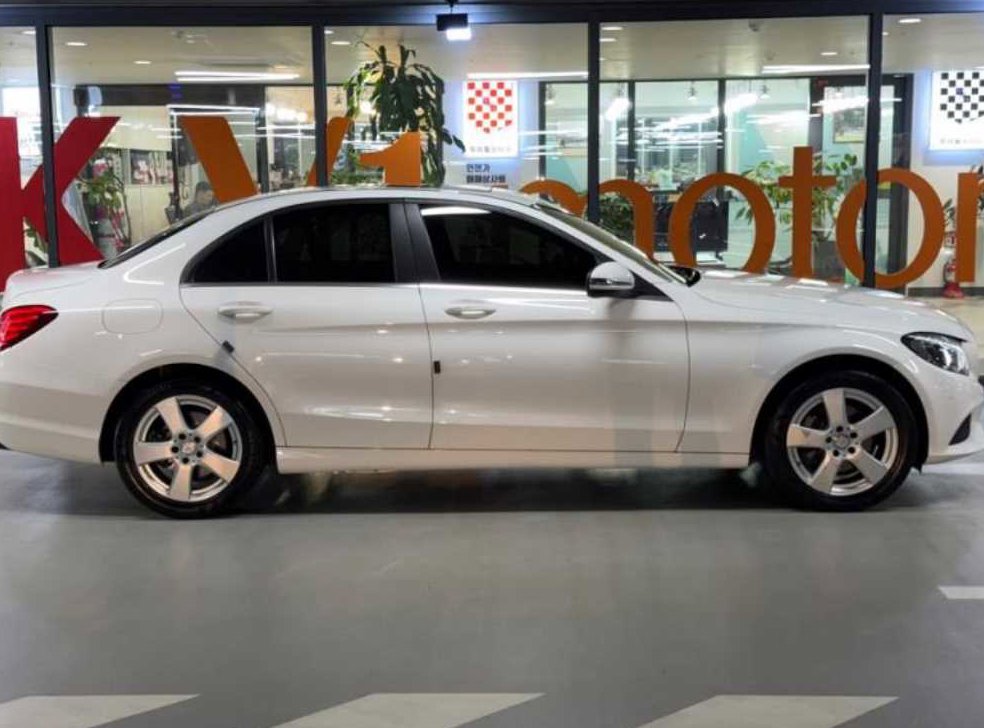 벤츠 C 클래스 C200 사진 3