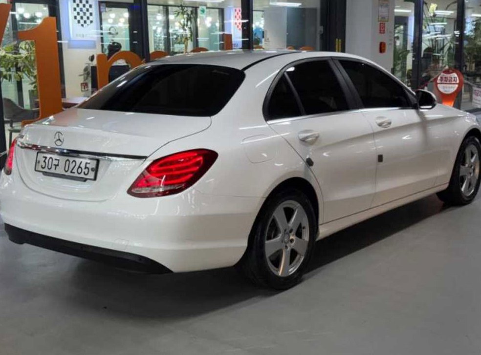 벤츠 C 클래스 C200 사진 4