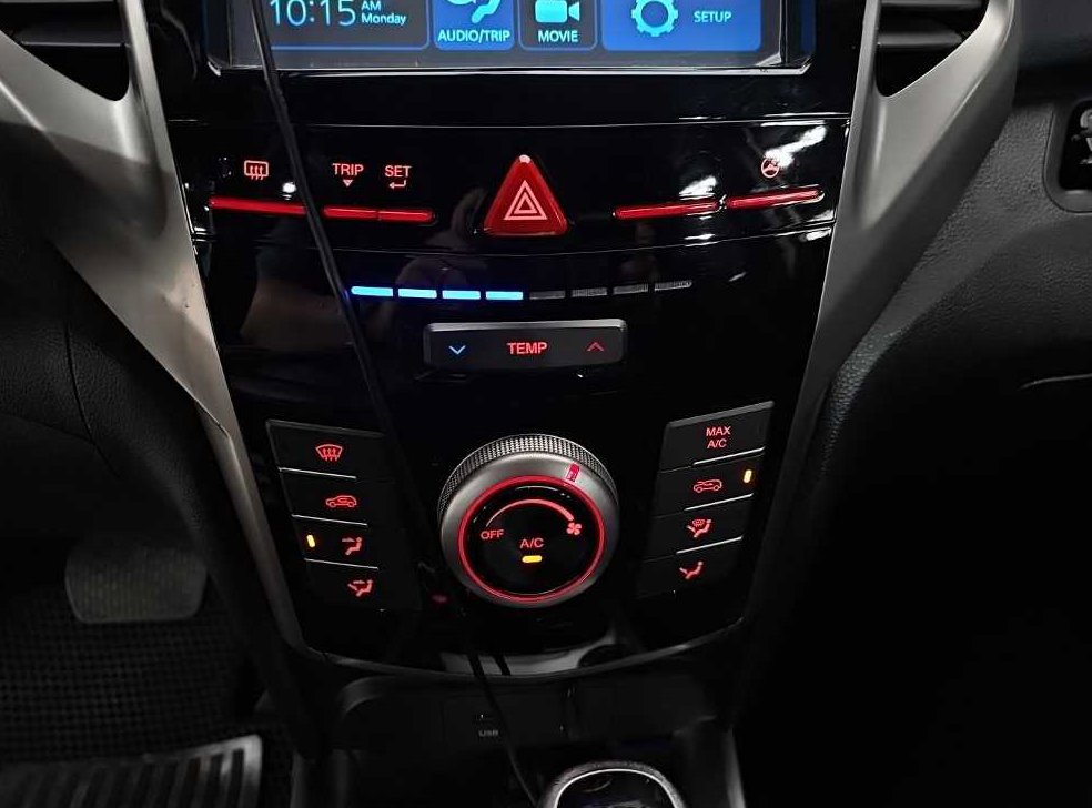 KG모빌리티(쌍용)  티볼리 가솔린 2WD 1.6 VX 사진 10