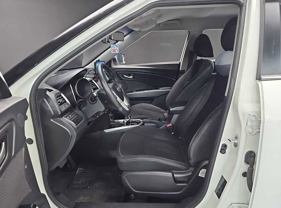 KG모빌리티(쌍용)  티볼리 가솔린 2WD 1.6 VX 사진 11
