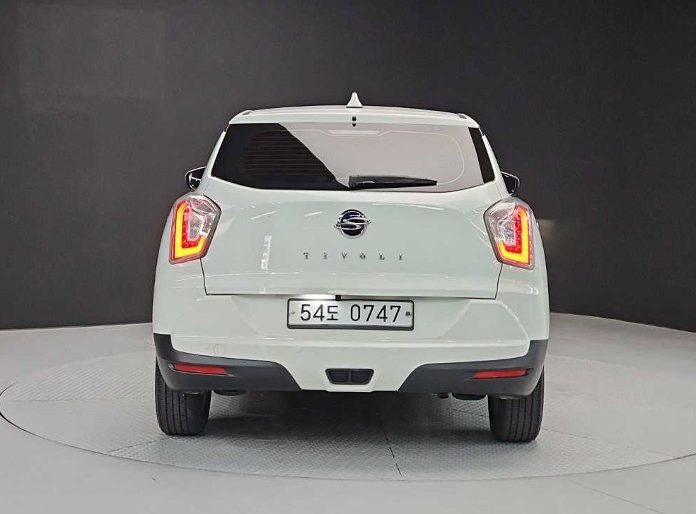 KG모빌리티(쌍용)  티볼리 가솔린 2WD 1.6 VX 사진 3