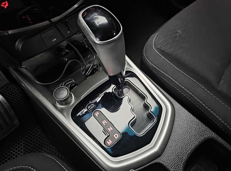 KG모빌리티(쌍용)  티볼리 가솔린 2WD 1.6 VX 사진 8