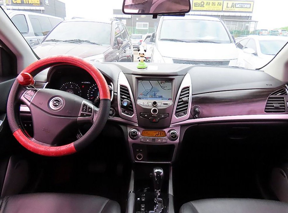 KG모빌리티(쌍용)  코란도 4WD 2.0 CVT 사진 9