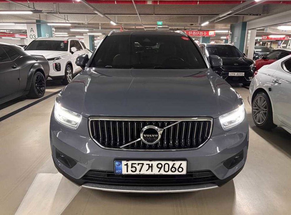볼보 XC40 B4 AWD 인스크립션