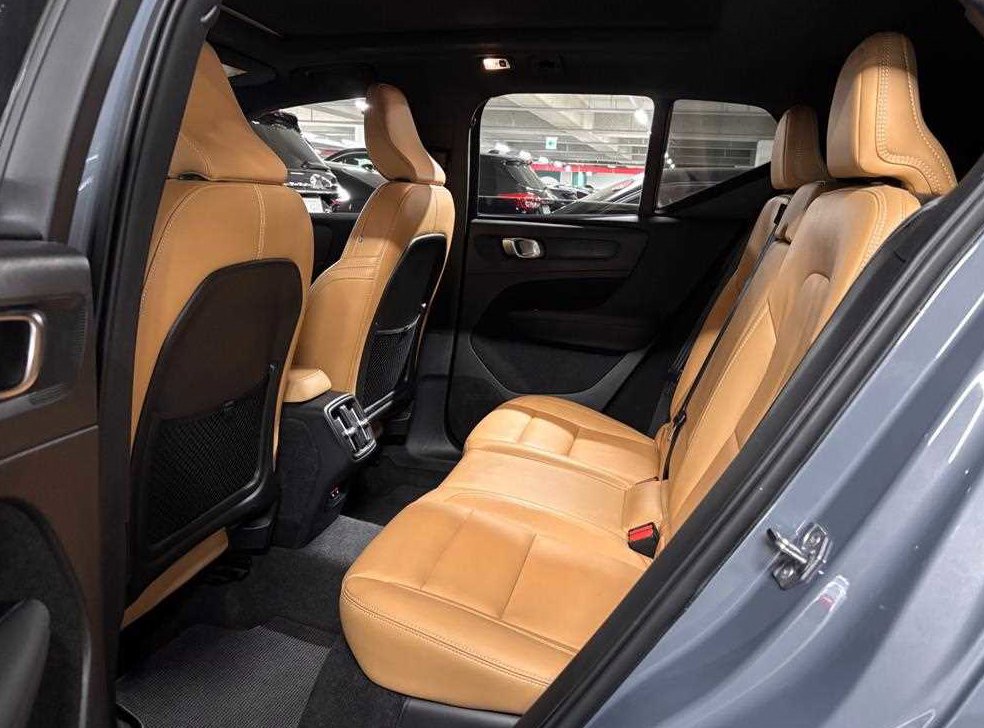 볼보 XC40 B4 AWD 인스크립션 사진 16